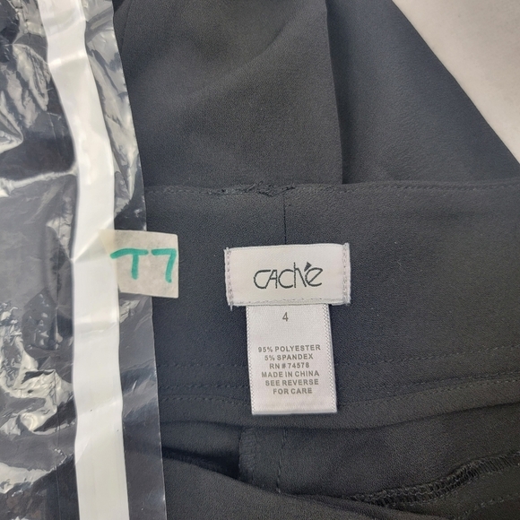 Cache black with gold detailing crepe cropped pants in size 4 - Picture 6 of 6